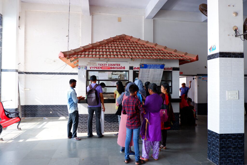 Ernakulam Boat Jetty Ticket Counter to Vypeen