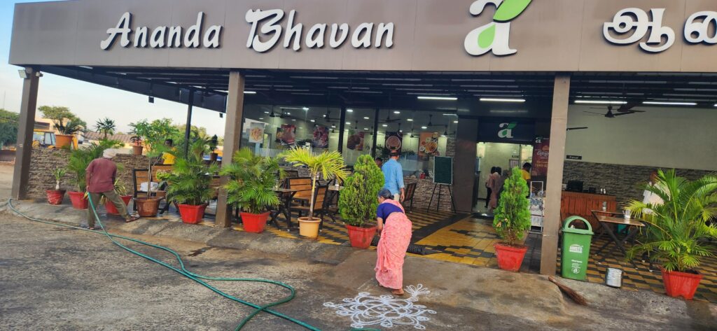 Pitstop at Ananda Bhavan for breakfast.